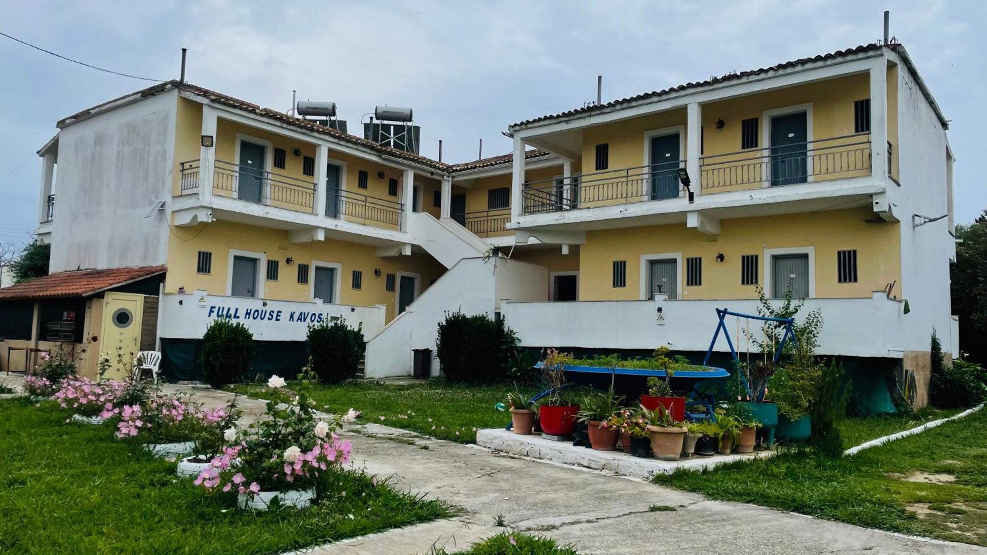 Full House Kavos Hotel Exterior foto